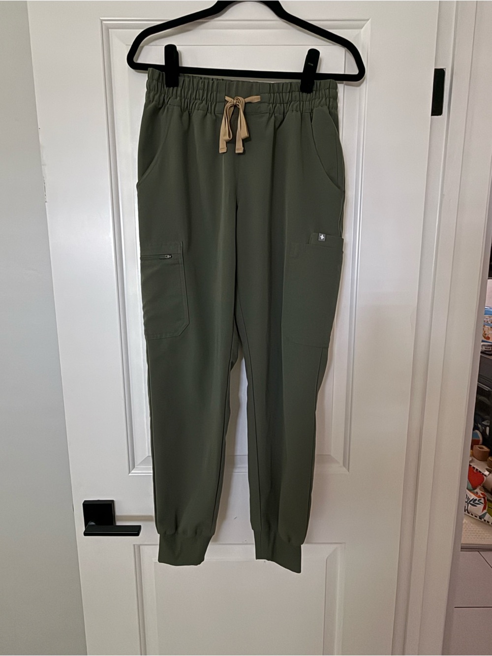 Figs Relaxed Uman Joggers (regular waist, NOT high waisted) - Moss - size small